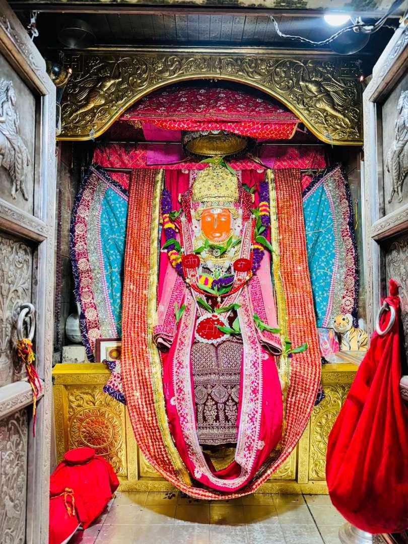 Jai Hanuman Guest House Palsana  Bagian luar foto