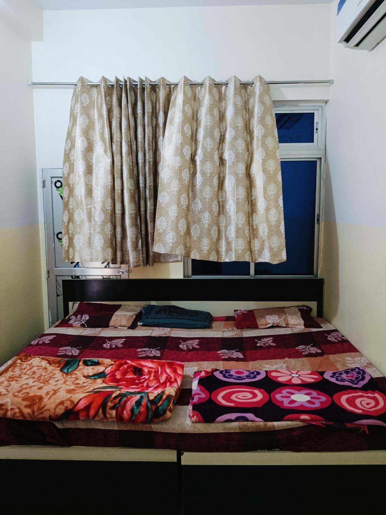 Jai Hanuman Guest House Palsana  Bagian luar foto