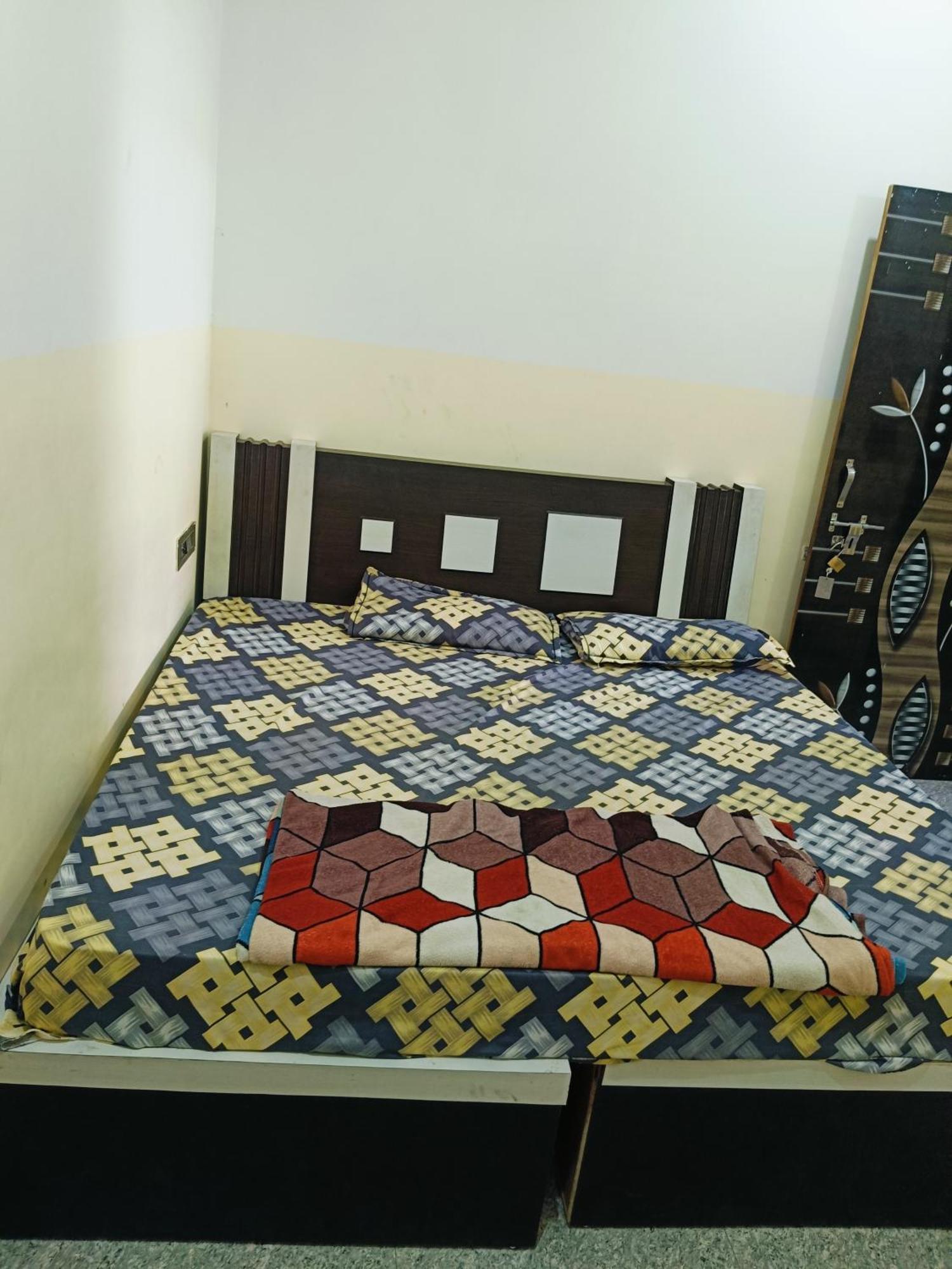 Jai Hanuman Guest House Palsana  Bagian luar foto