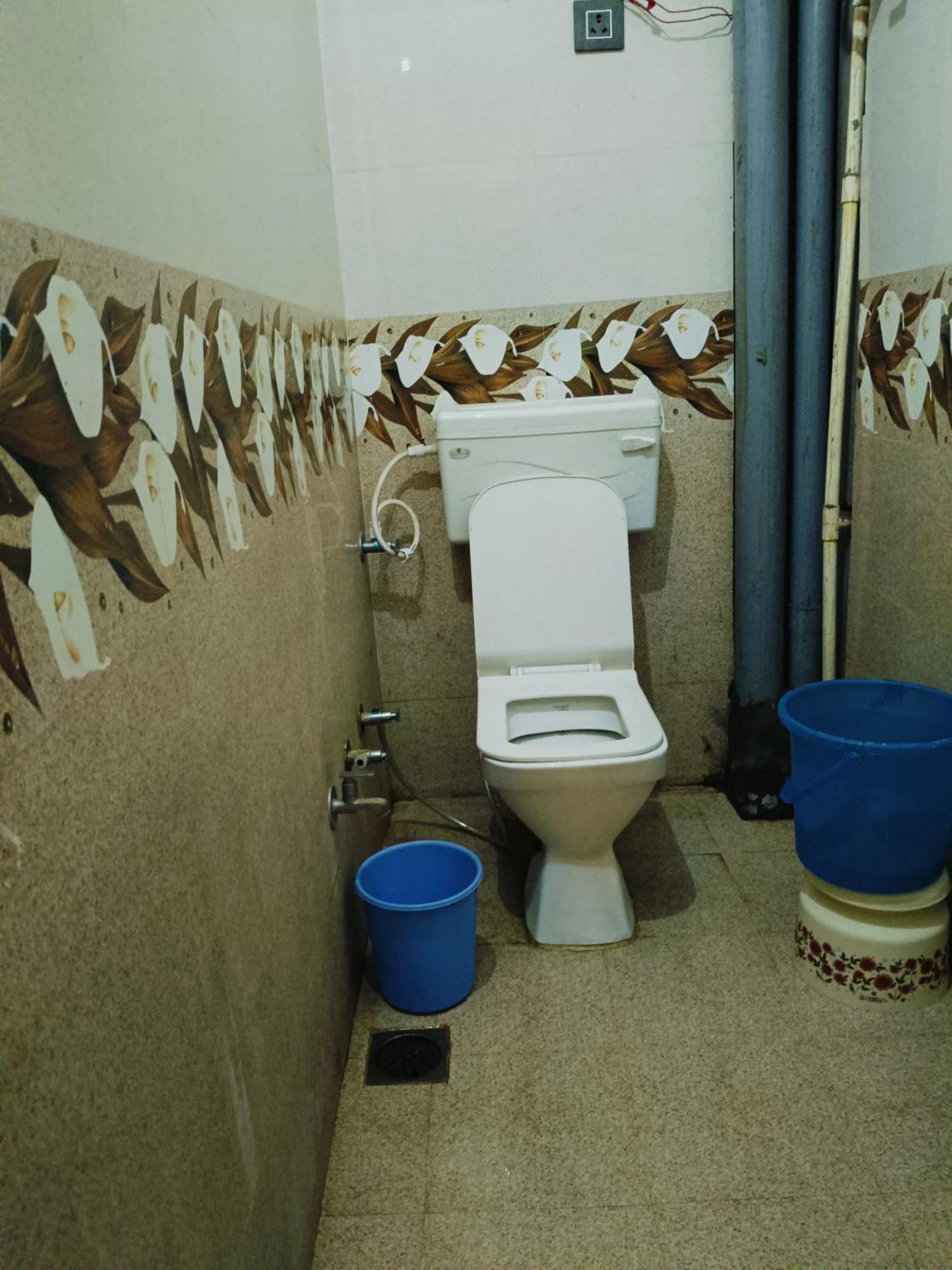 Jai Hanuman Guest House Palsana  Bagian luar foto